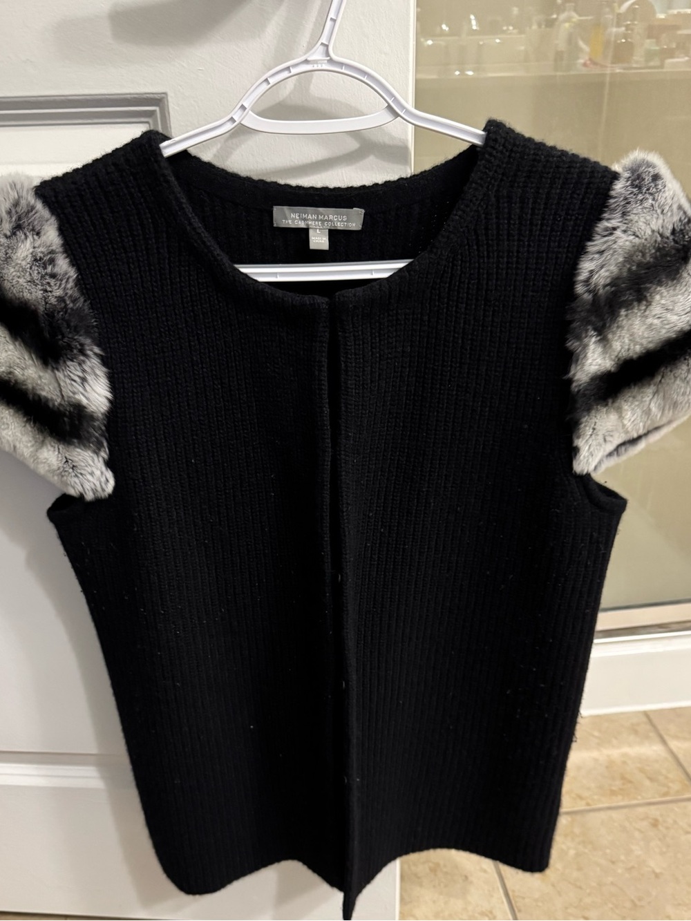 Neiman Marcus Black Ribbed cashmere Knit Vest with Gray realFaux Fur Cap Sleeves